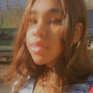 Meet your Posher, Nia